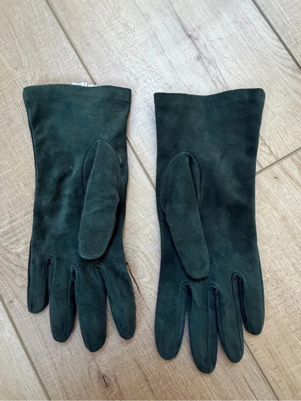Classic Women's Suede Gloves in Dark Green